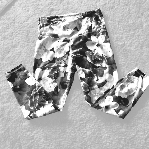 Old Navy active go dry leggings black, gray and white size large - Picture 1 of 4